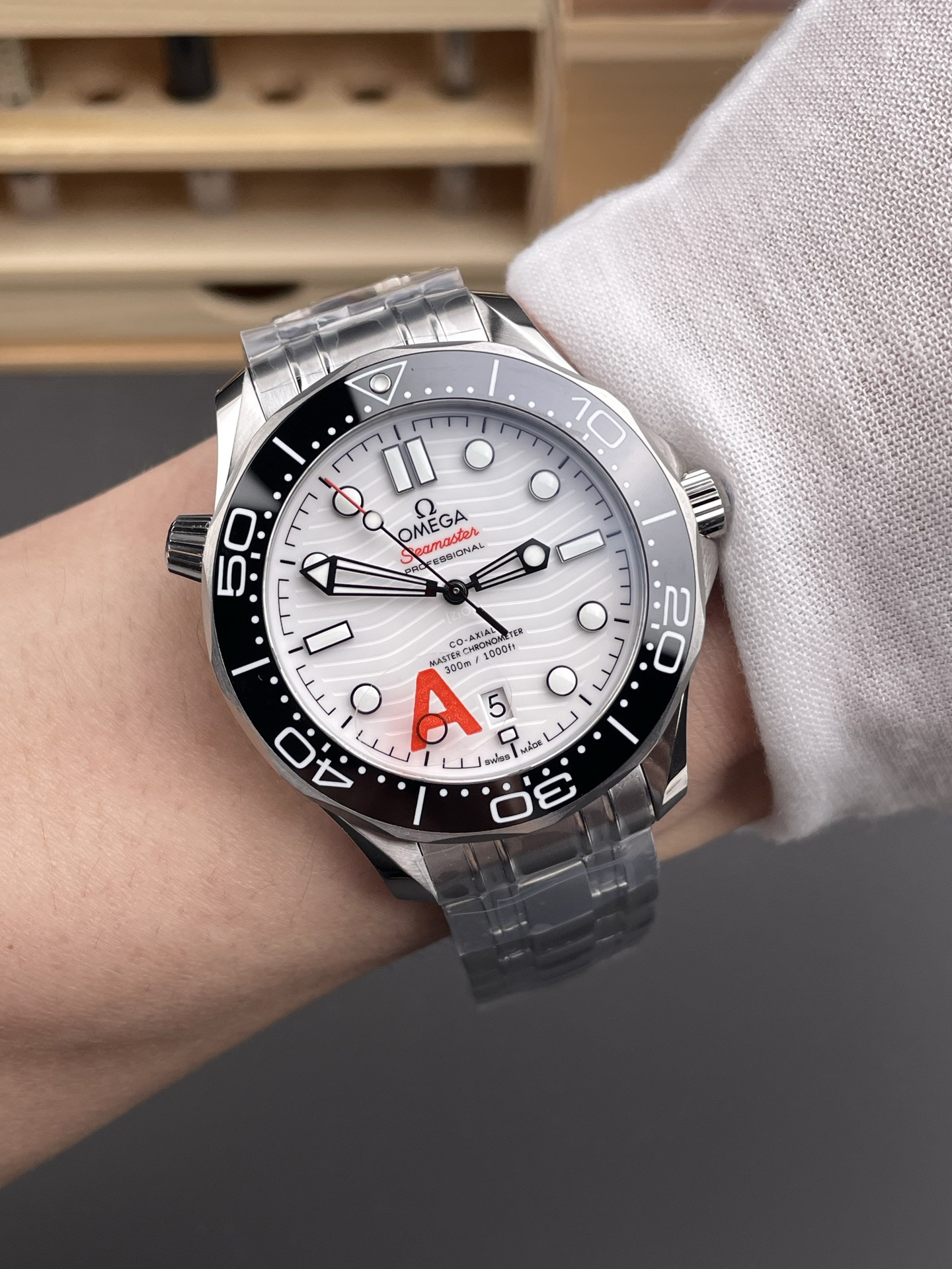 Seamaster 300 White V4 Version