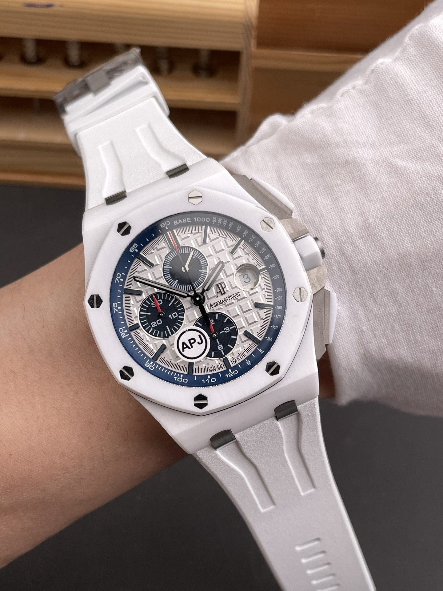 Royal Oak 16202 White Ceramic