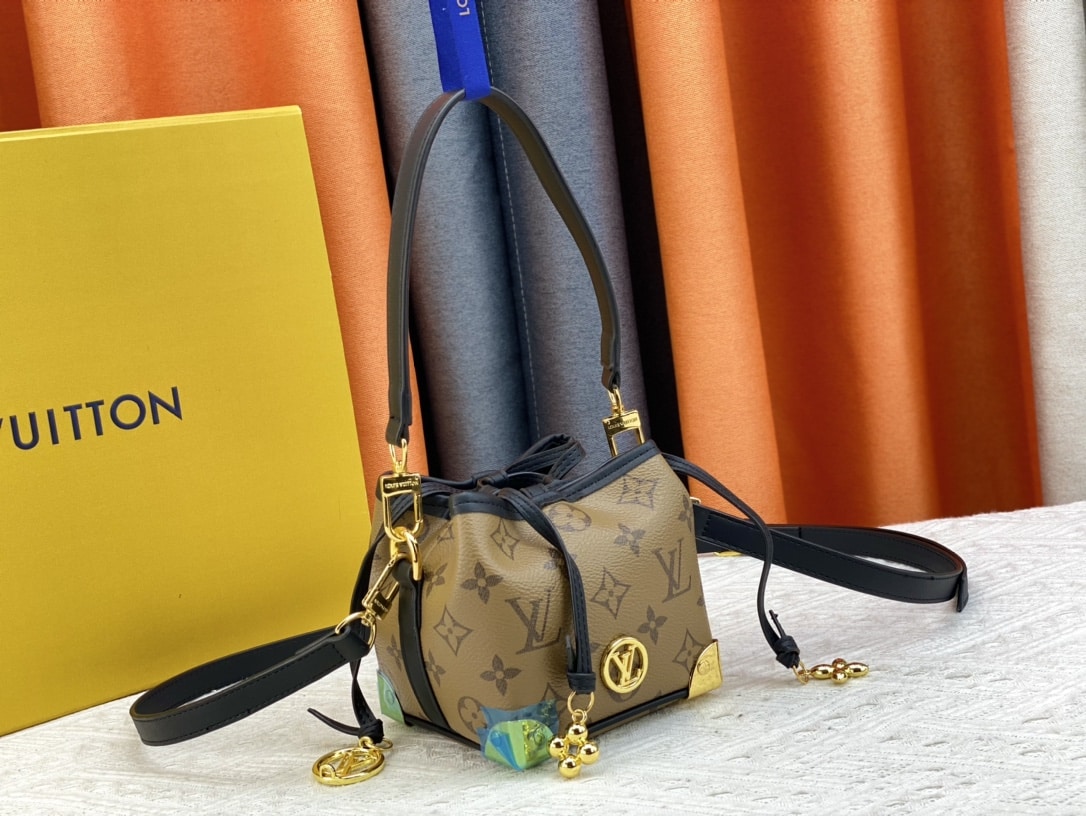 Louis Vuitton Néo Purse Lv Charms Monogram Brown 15Cm M82885