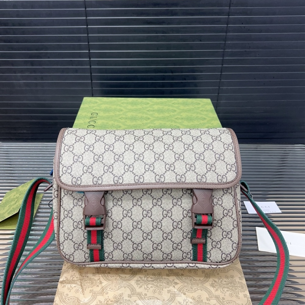 Gucci Gg Supreme Canvas Small Messenger Bag Beige Ebony 23Cm