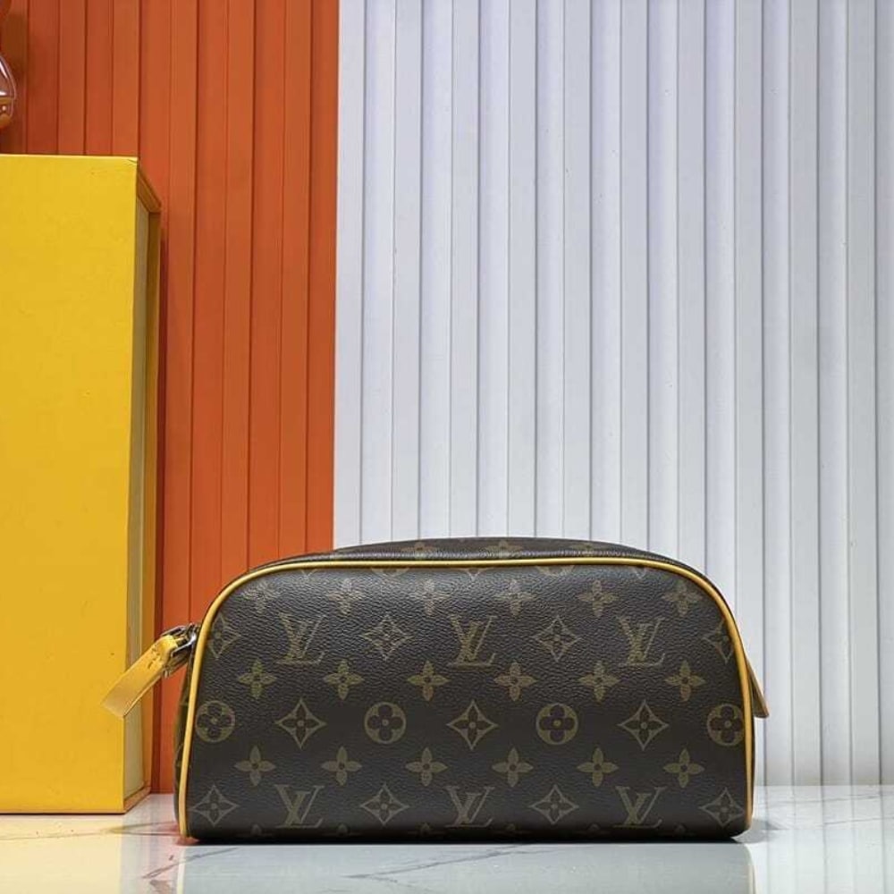 Louis Vuitton Dopp Kit Safran Yellow 27Cm M12643