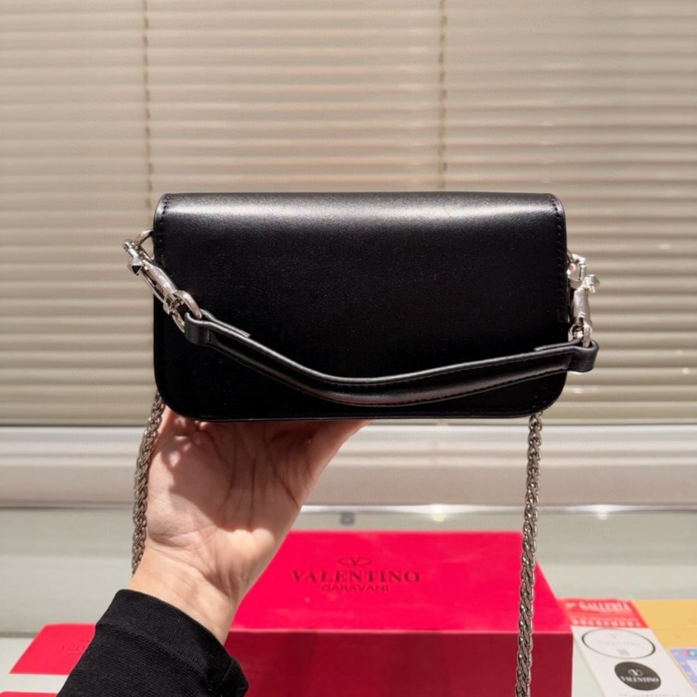 Valentino Garavani Locò Small Shoulder Bag With Jewel Logo Black 20Cm 7W2B0K53CWR 249