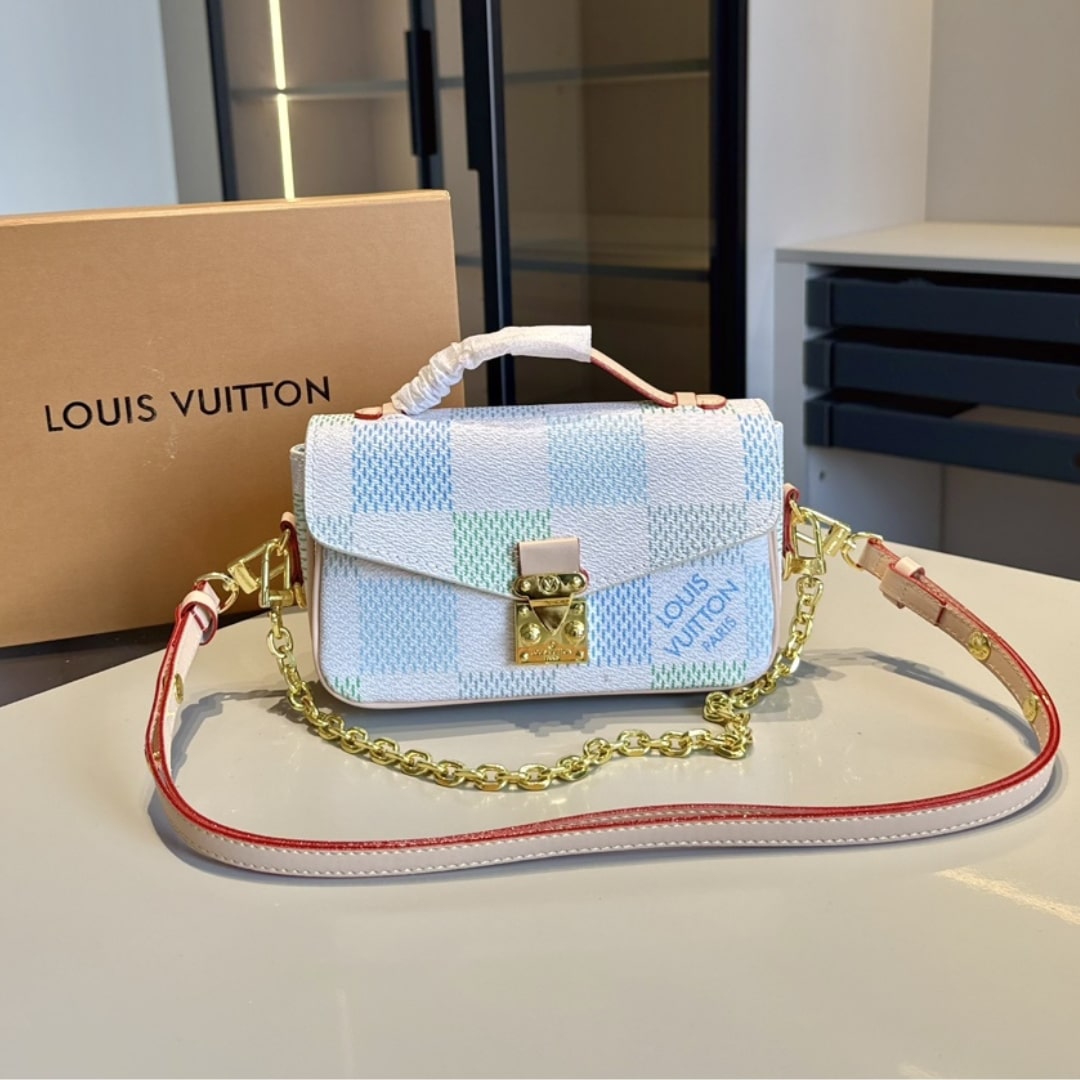 Louis Vuitton Pochette Métis East West Damier Canvas Light Blue 21cm