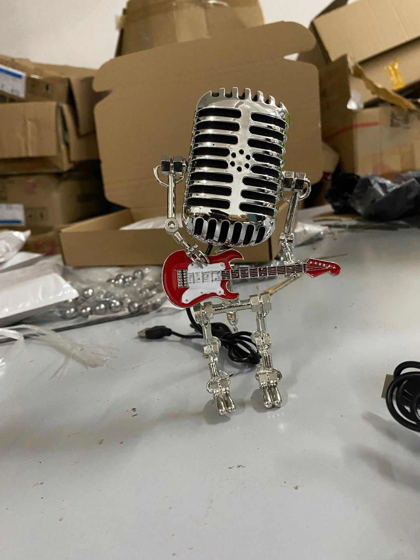 🔥LAST DAY 48% OFF🎁🔥Vintage Metal Microphone Robot Desk Lamp🎸