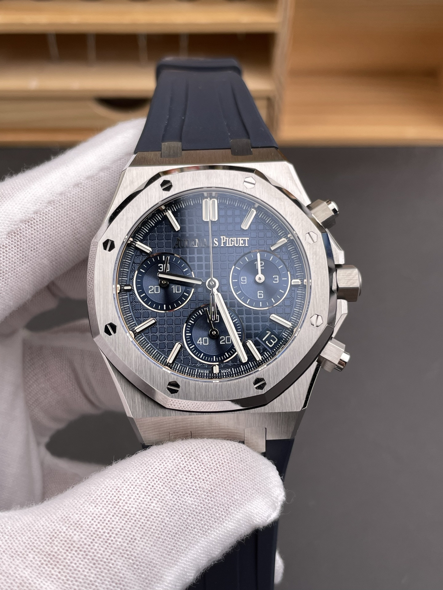Royal Oak 26240 Blue Dial Rubber Strap