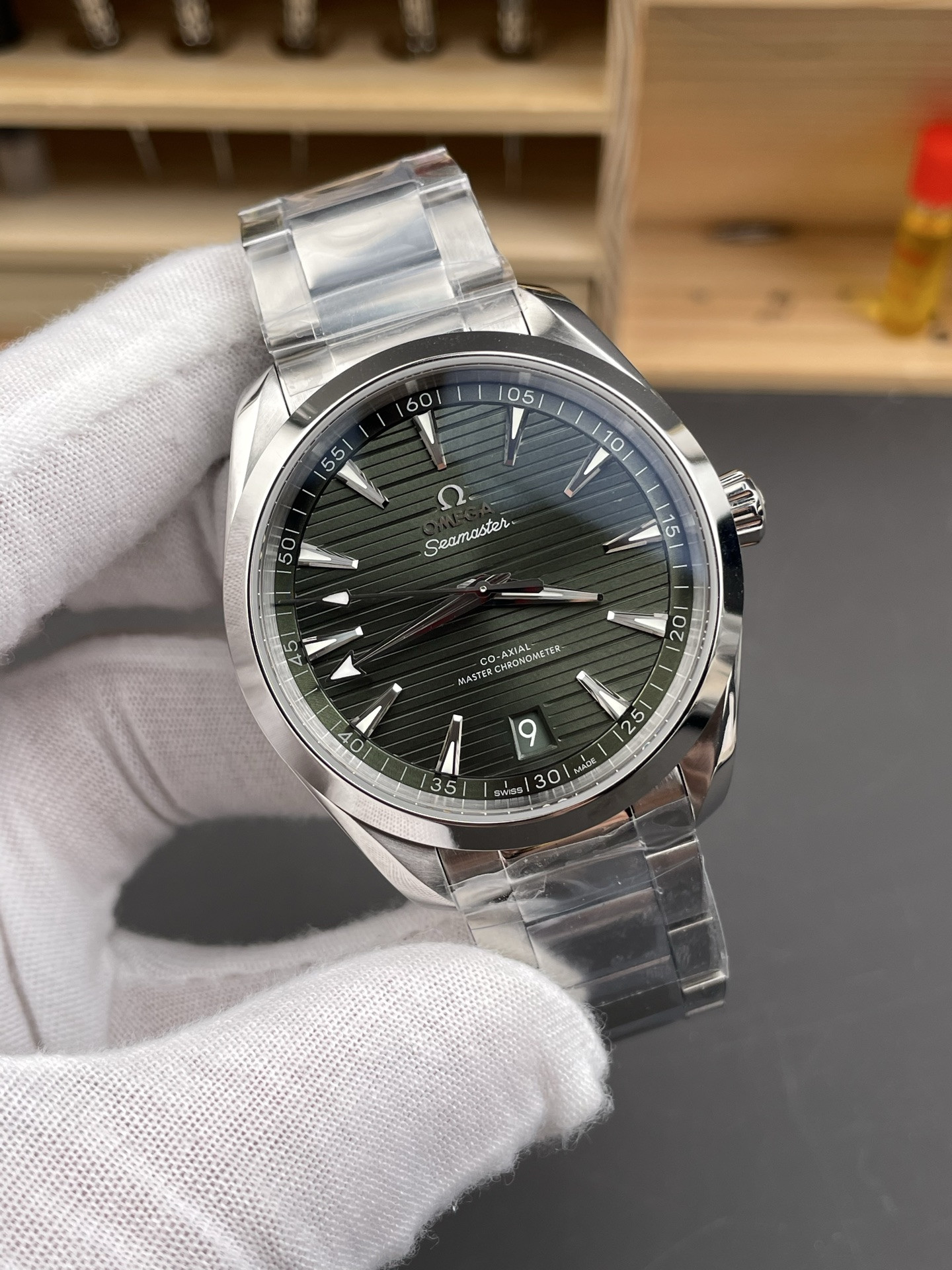 Seamaster 150, Teak Green Dial