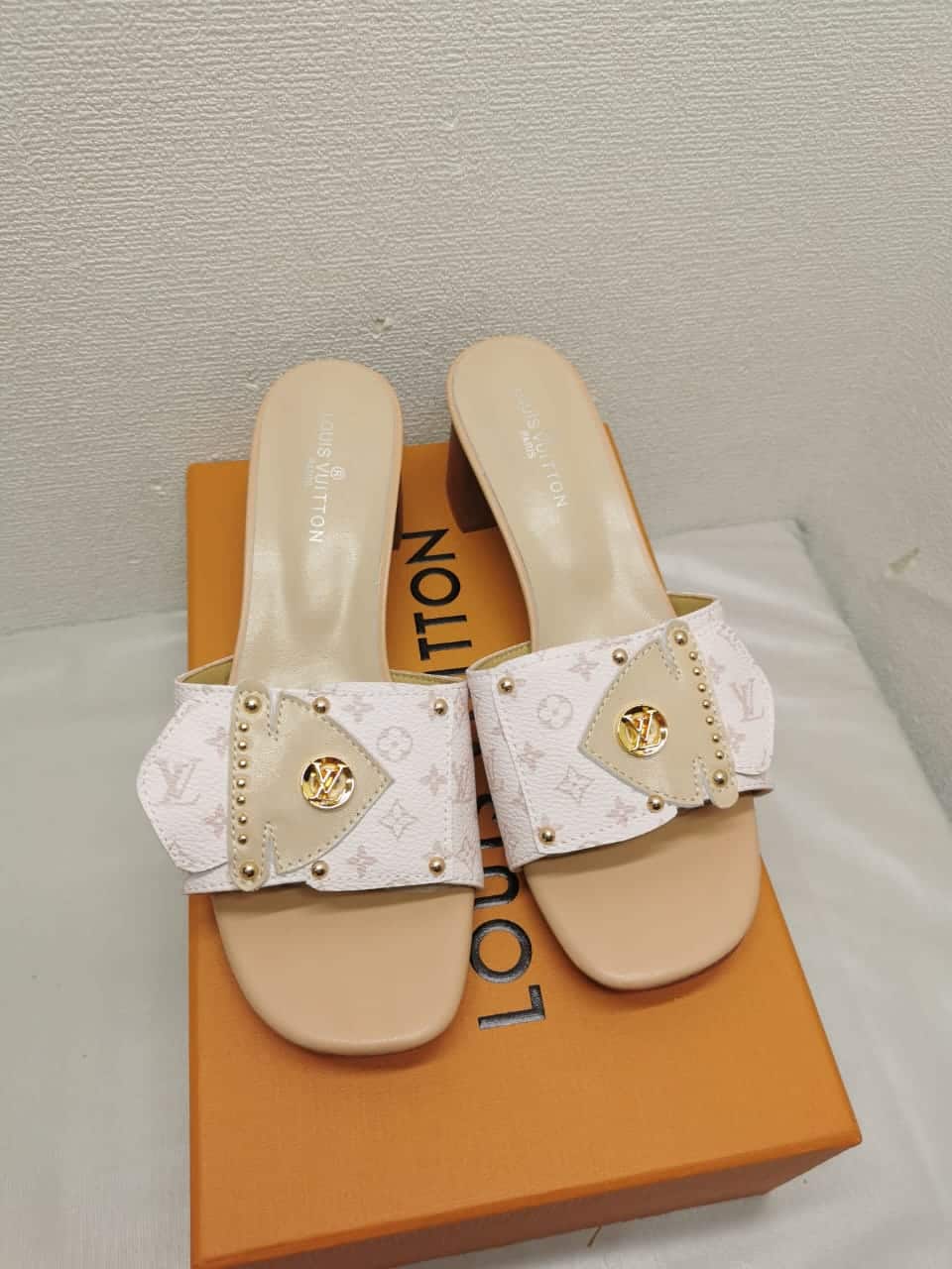 Louis Vuitton Lv Frame Mule Dune Beige 1Ahmrn