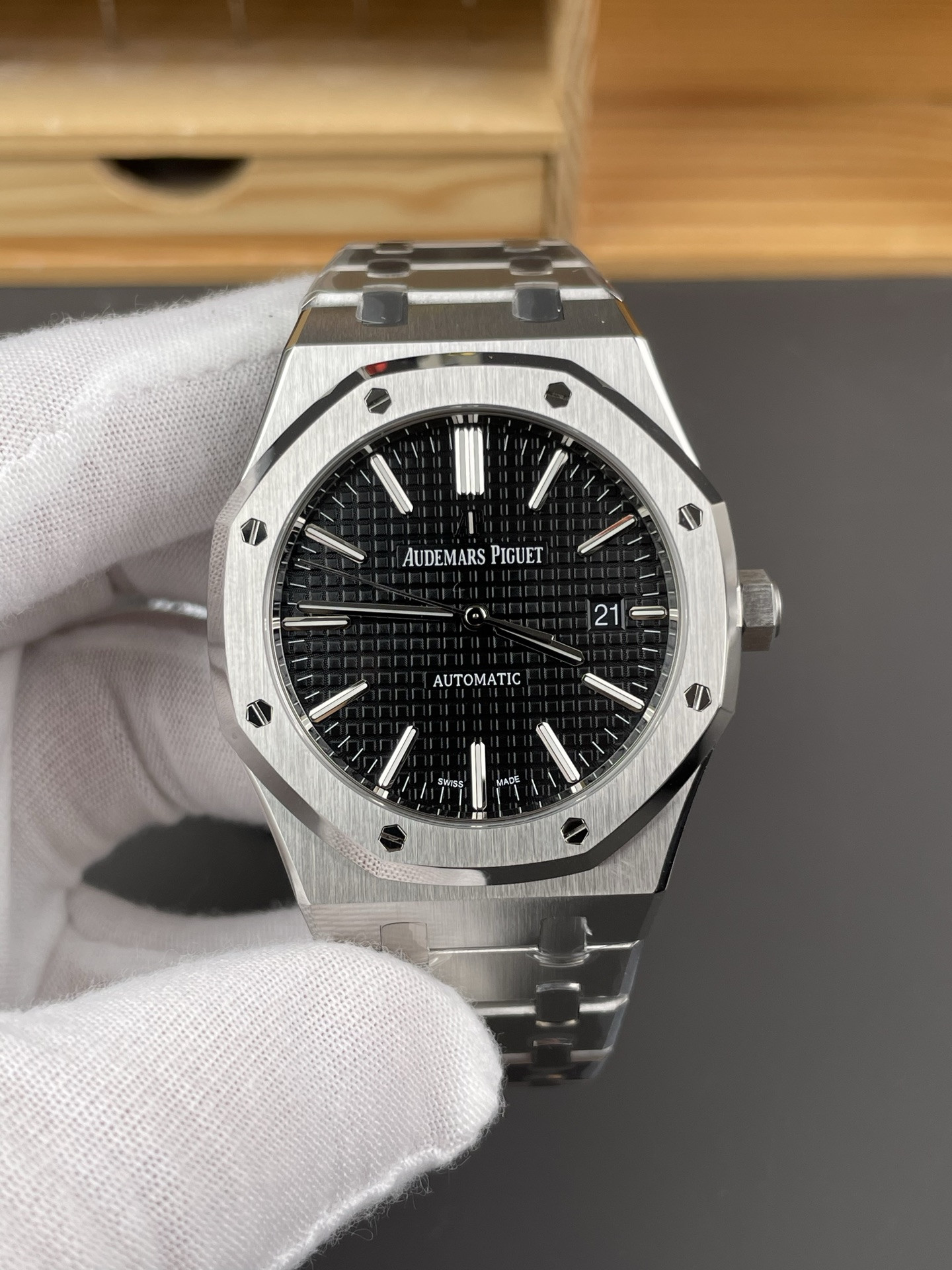 Royal Oak 15400 Black Dial