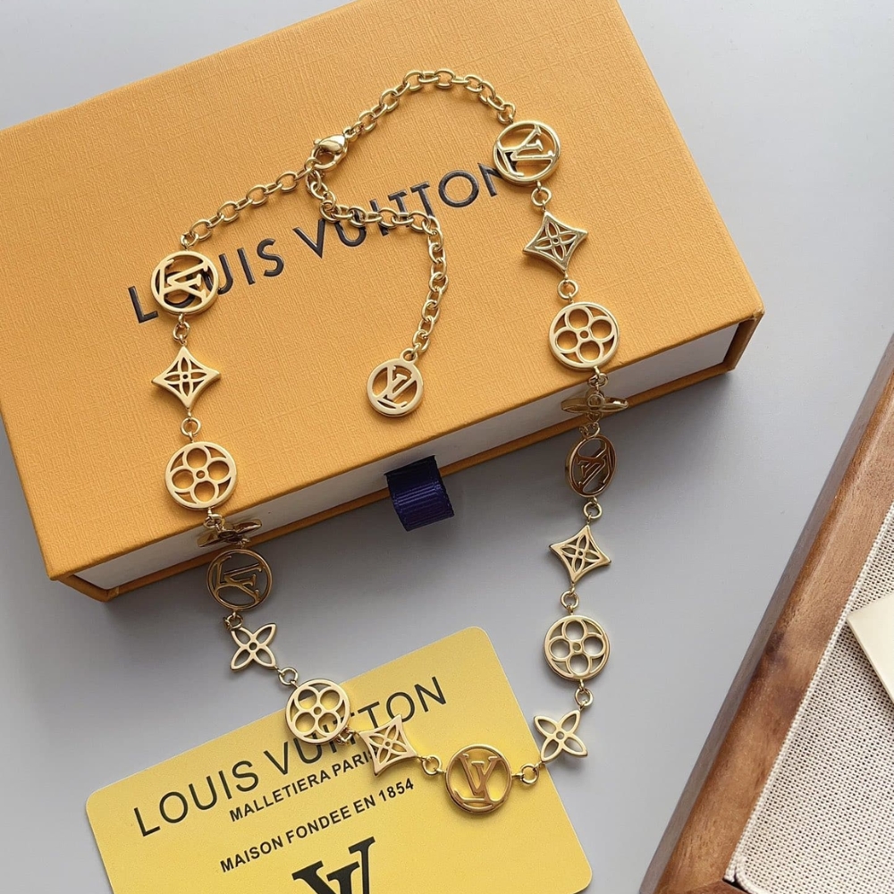 Louis Vuitton Lv Lace Necklace Gold M01057