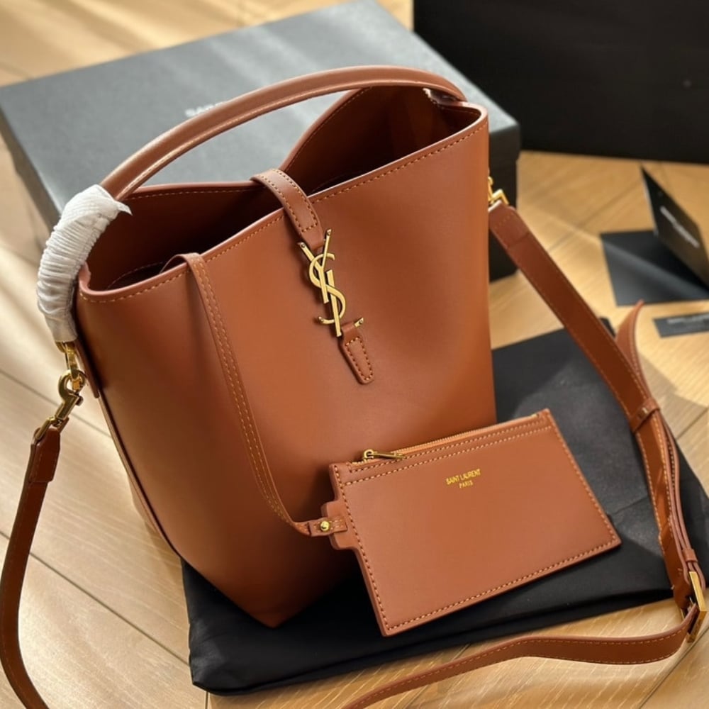 Saint Laurent Le 37 In Shiny Leather Brown 25Cm