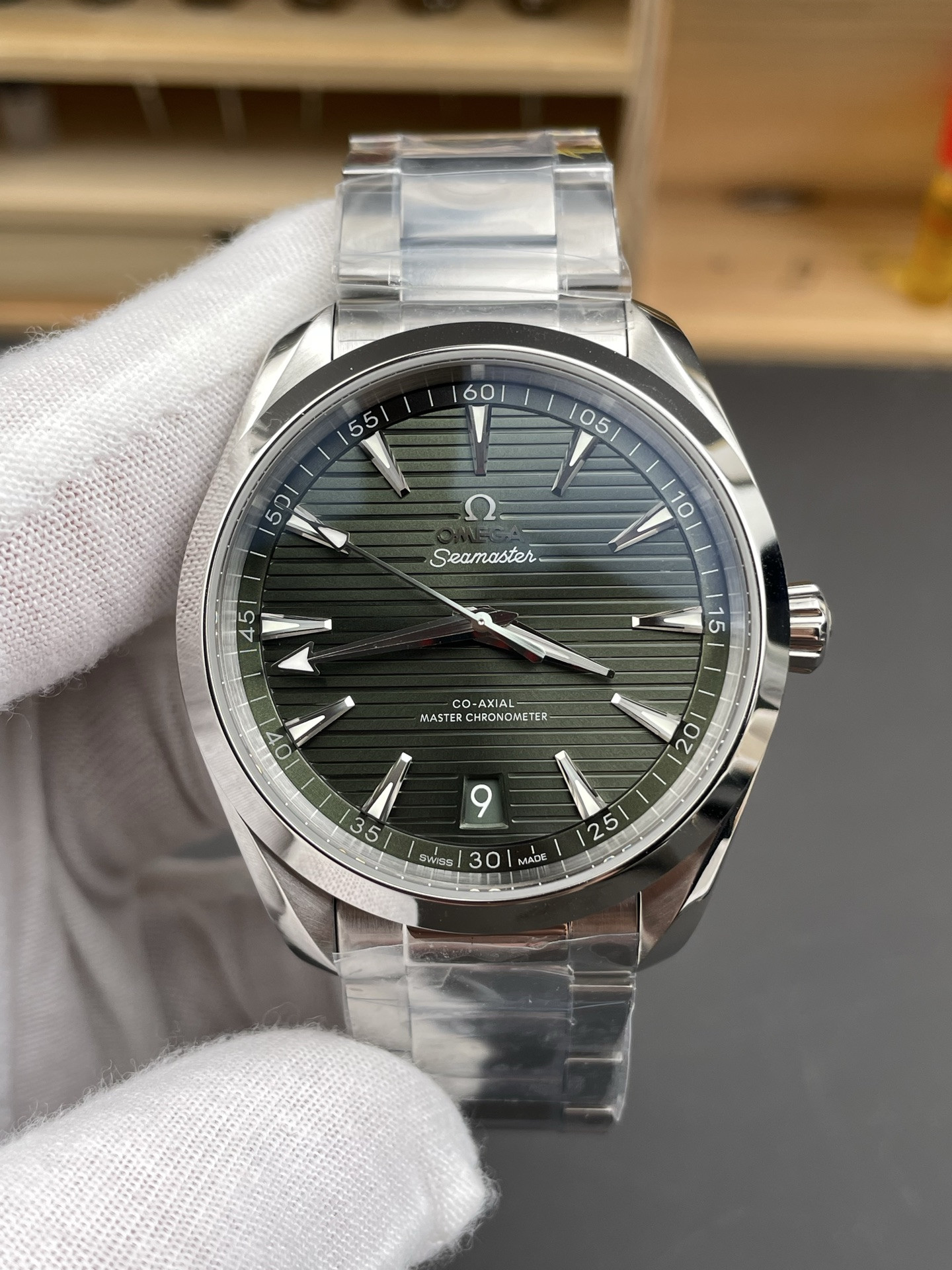 Seamaster 150, Teak Green Dial
