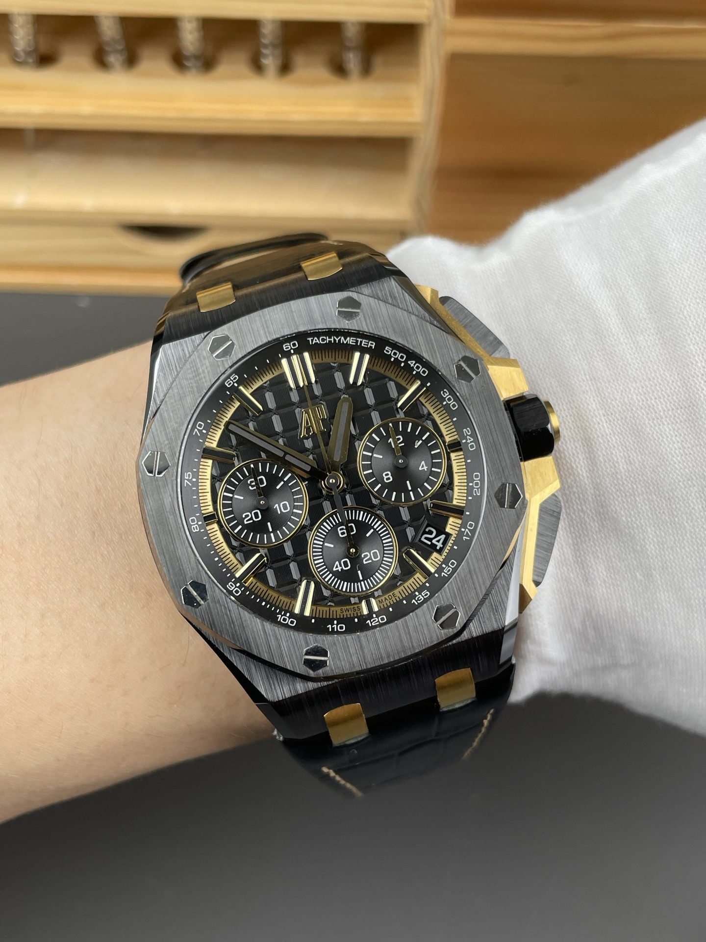 Royal Oak 26420 Two-tone Black Dial