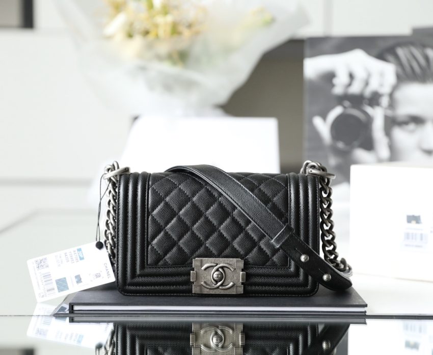 CHANEL Le Boy Black Small