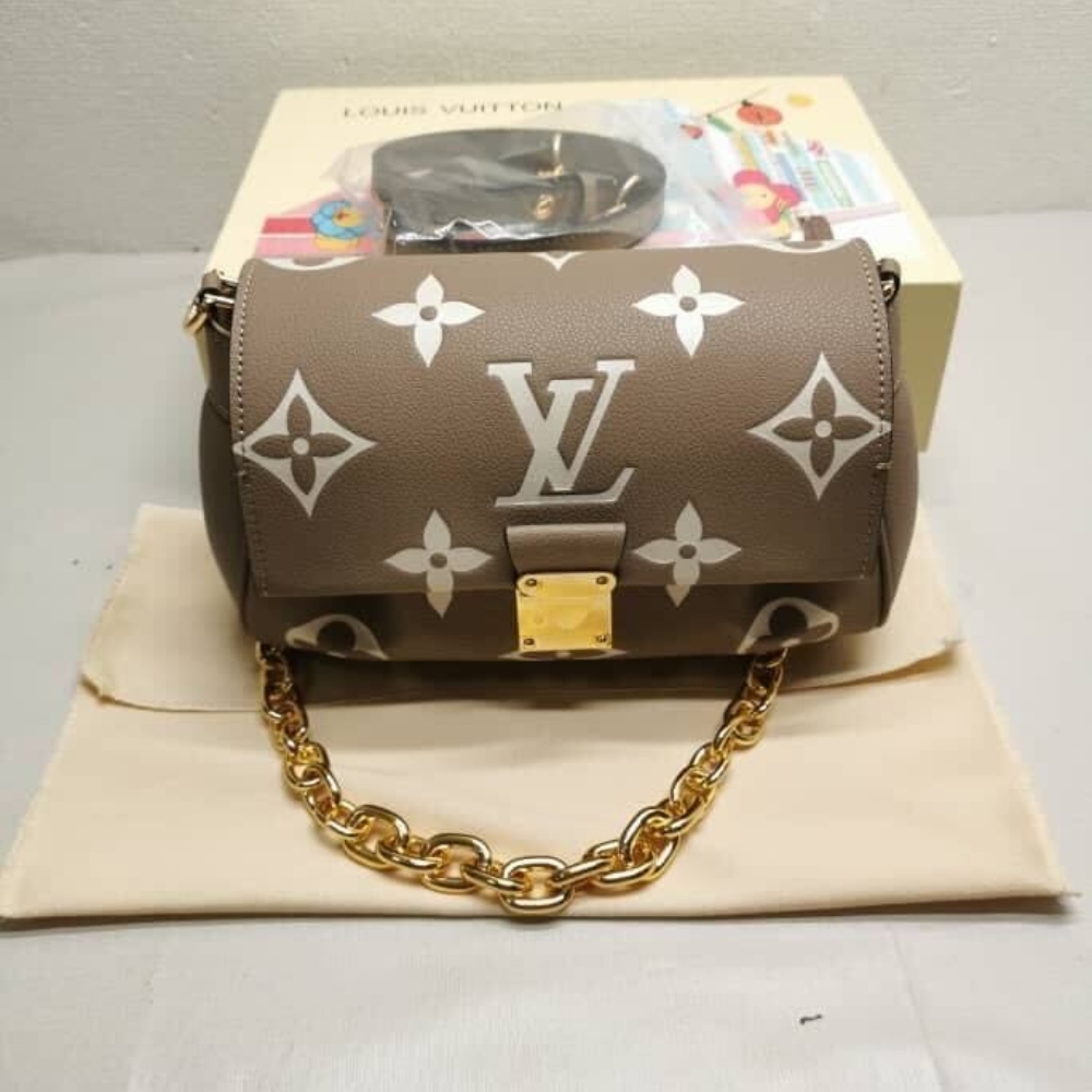Louis Vuitton Favorite Bicolor Monogram Beige 24Cm M45836