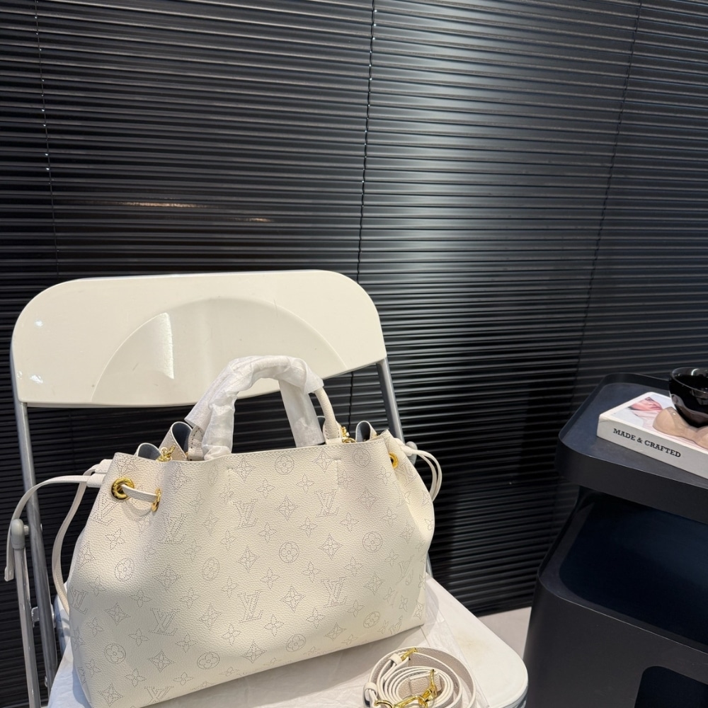 Louis Vuitton Bella Tote White 33cm