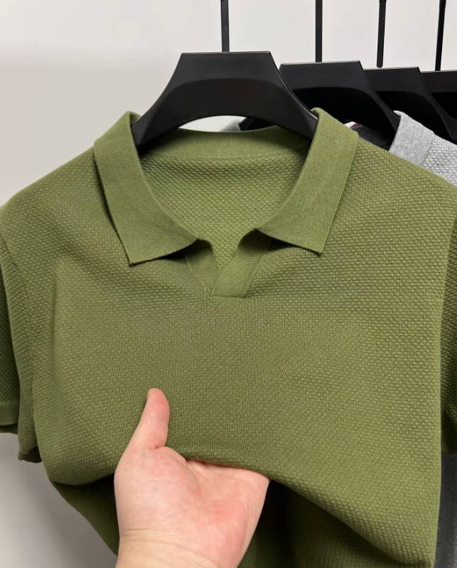 Men’s knit polo with seagull collar and pineapple weave