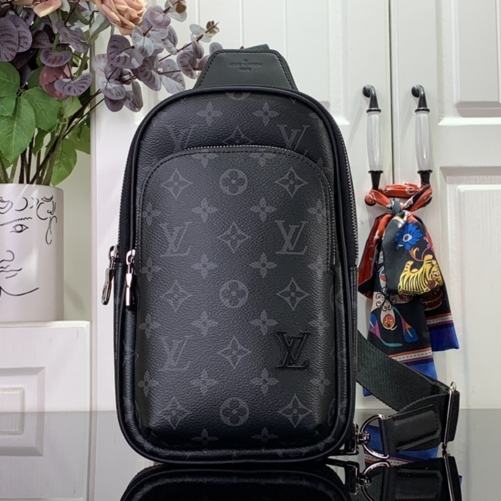 Louis Vuitton Avenue Slingbag PM Monogram Eclipse Black 33cm M47137