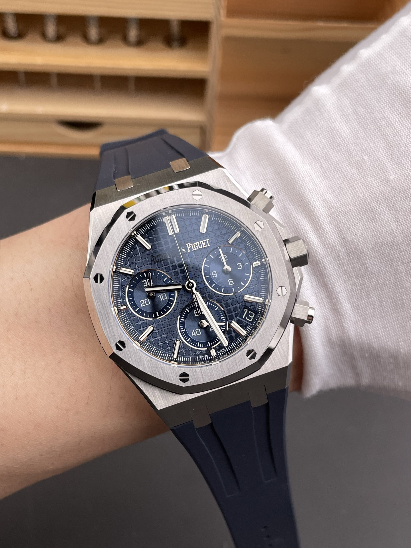 Royal Oak 26240 Blue Dial Rubber Strap