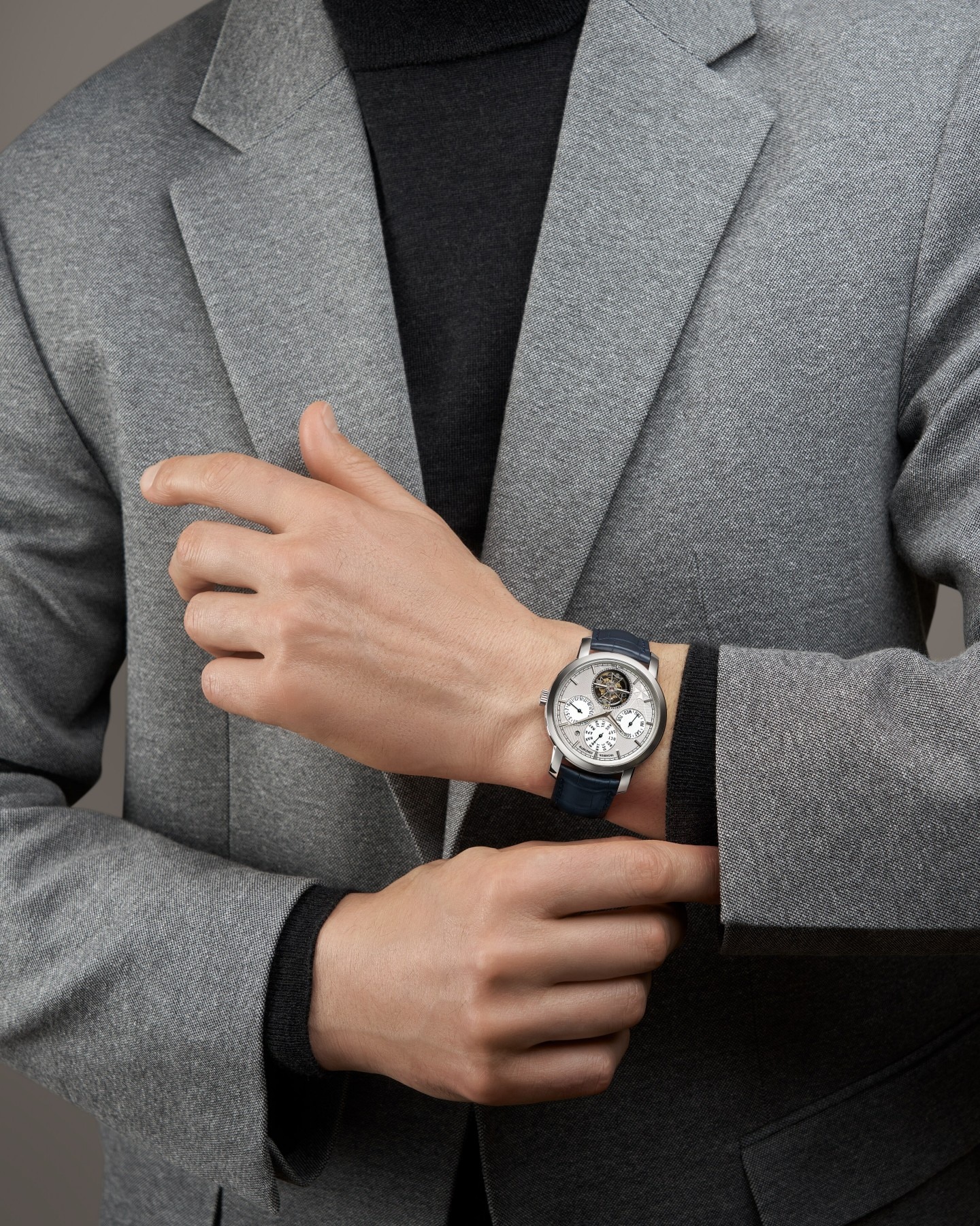 vacheron-constantin Traditionnelle tourbillon perpetual calendar 6300T/000P-H056 42 mm Platinum