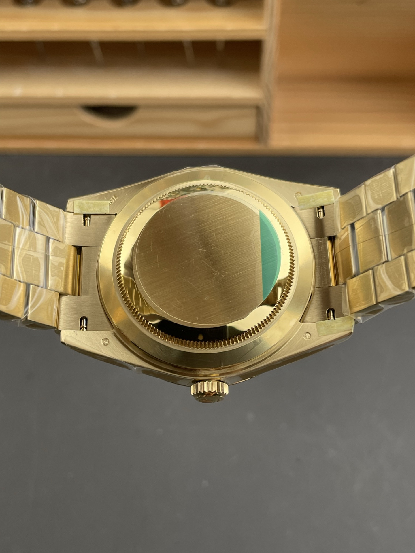 ay-Date Diamond Bezel Black Dial