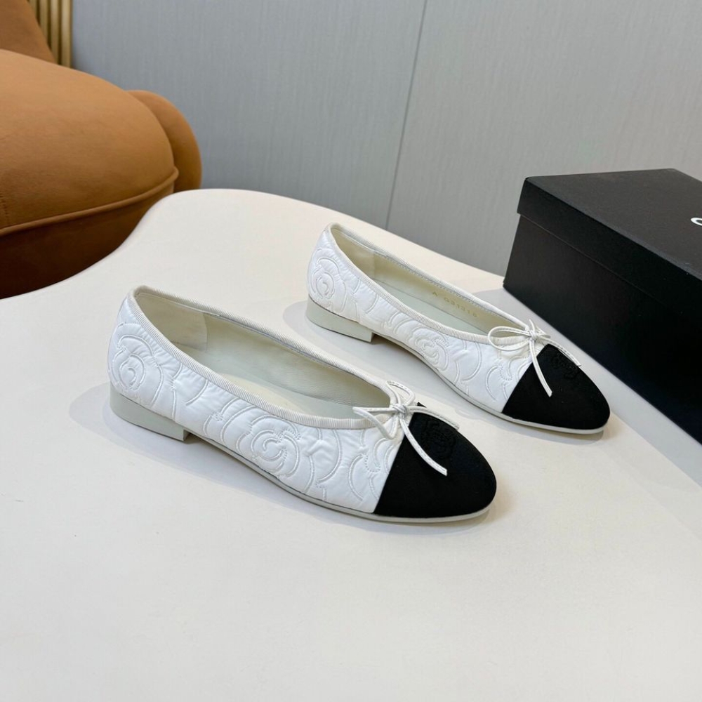 Chanel Ballet Flats Embroidered Fabric And Grosgrain White Black G02819 B21026 U1898