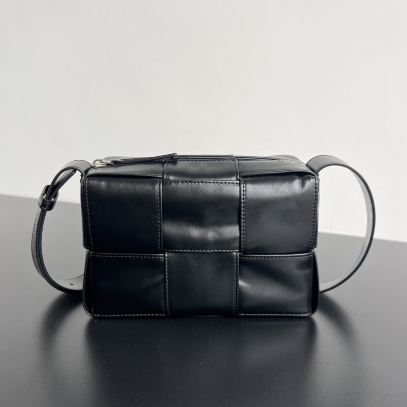 Replica Bottega Veneta Arco Camera Bag
