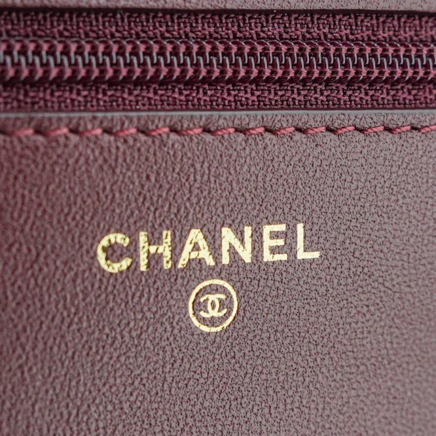 CHANEL 19 Wallet on Chain