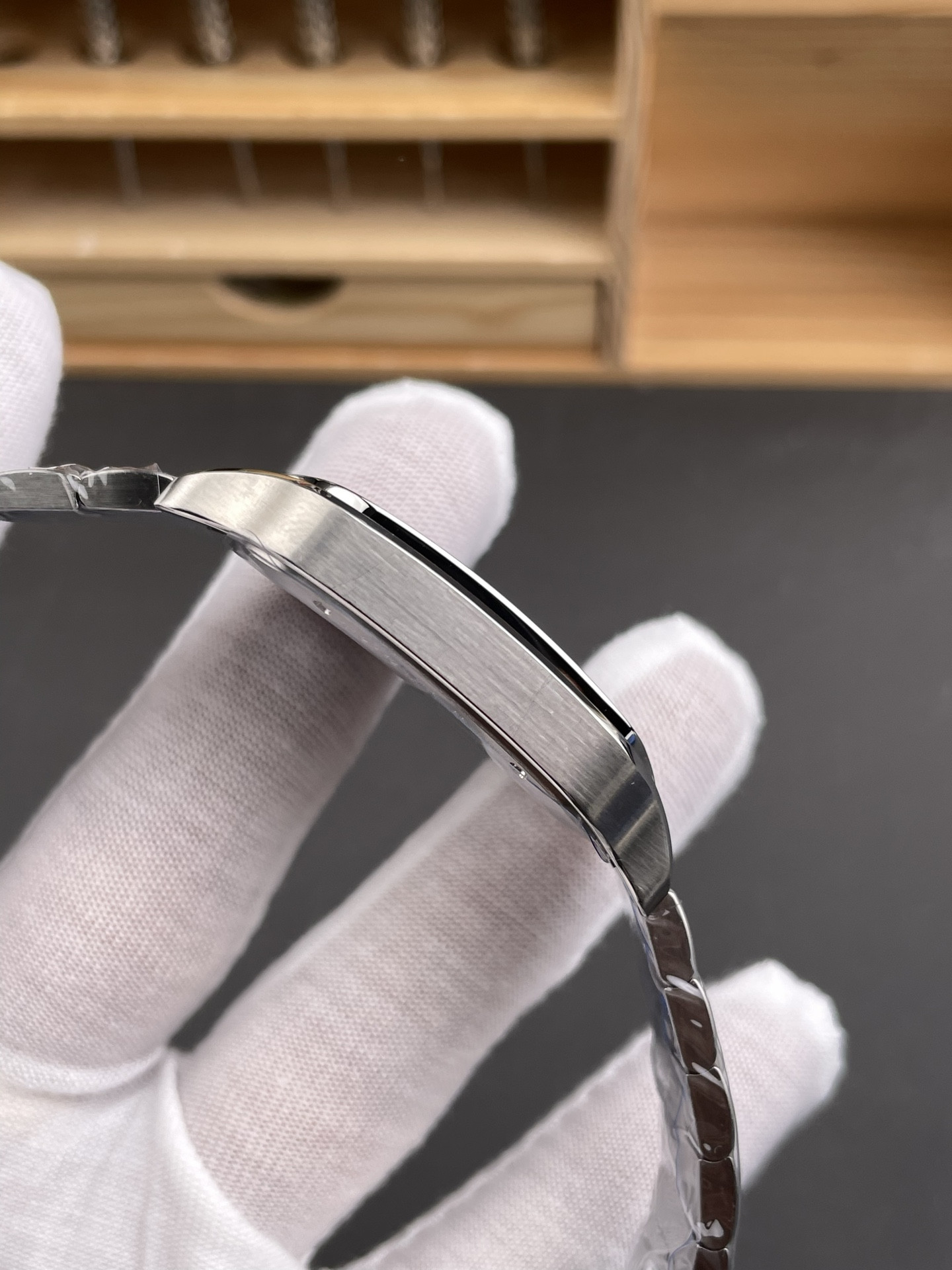 Santos Skeleton White Case