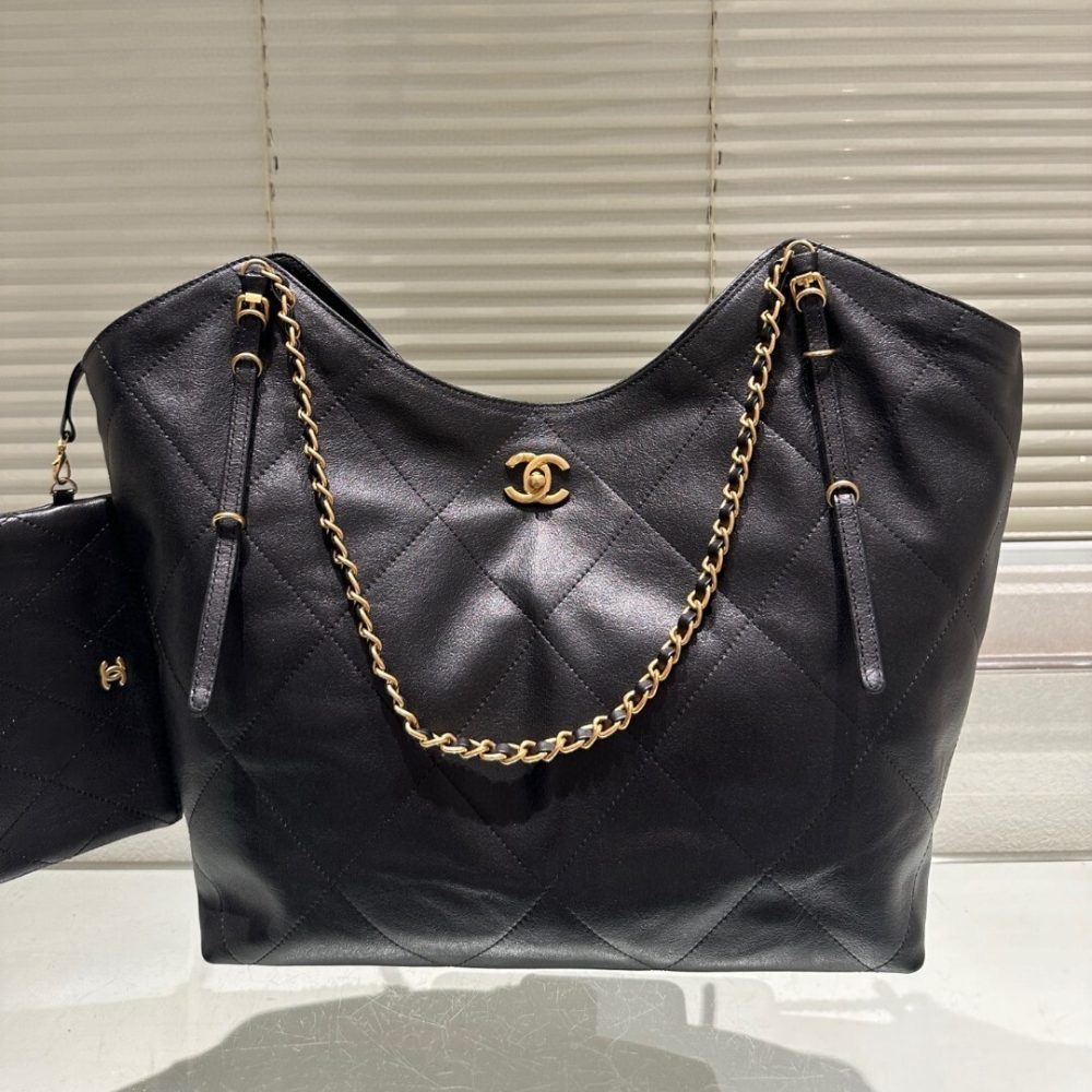 Chanel Medium Shopping Bag And Gold Tone Metal Black 35Cm As5463 B20565 94305