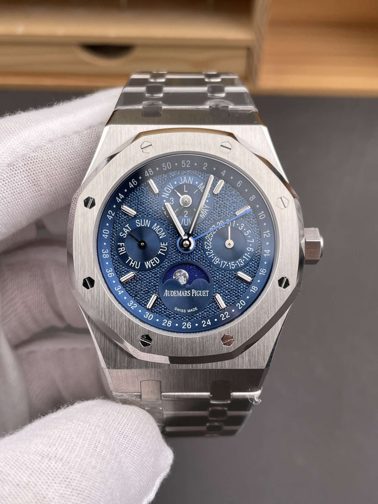 Royal Oak 26574 Blue Dial