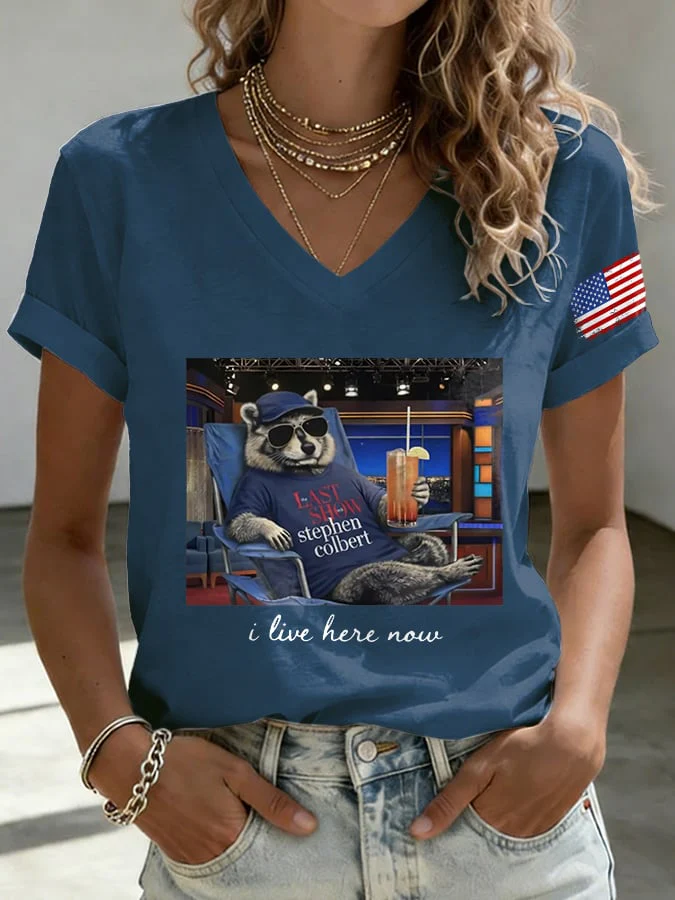 V-Neck Retro Last Show Raccoon I Live Here Now Print T-Shirt