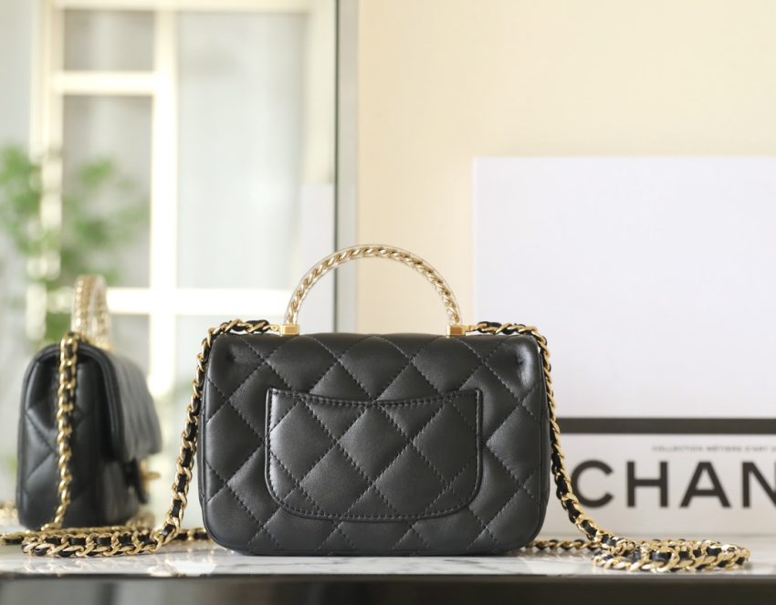 CHANEL CF 19 cm Handle Black