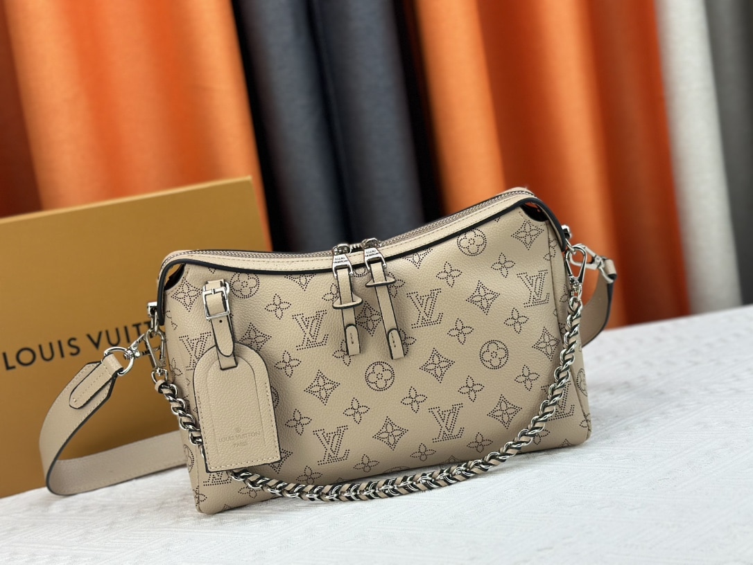 Louis Vuitton Hand It All PM Galet Gray 29Cm M24255