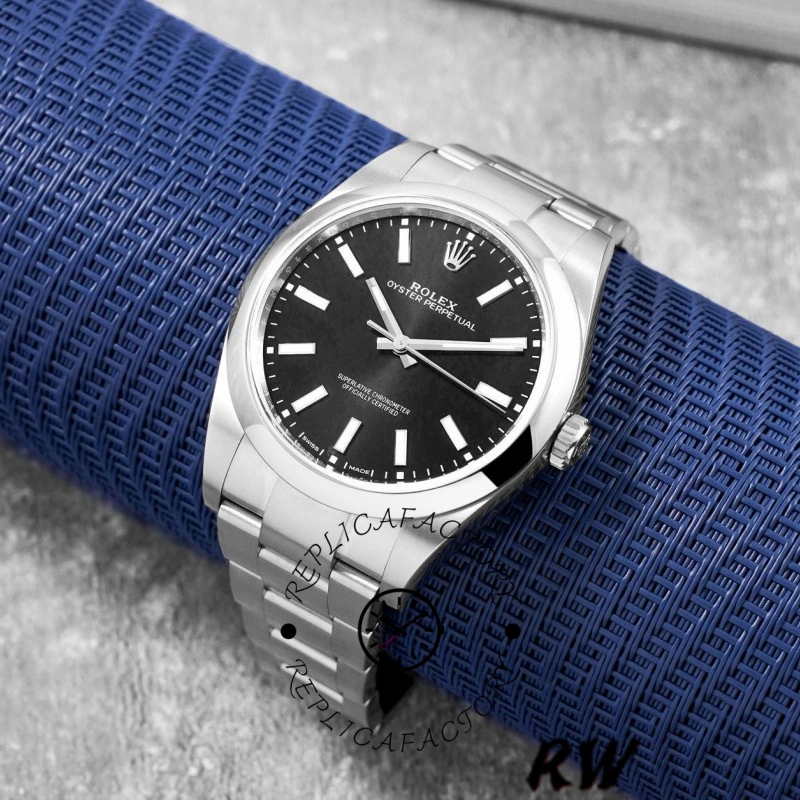 Rolex Oyster Perpetual 114300 Black Dial 39mm Mens Replica Watch