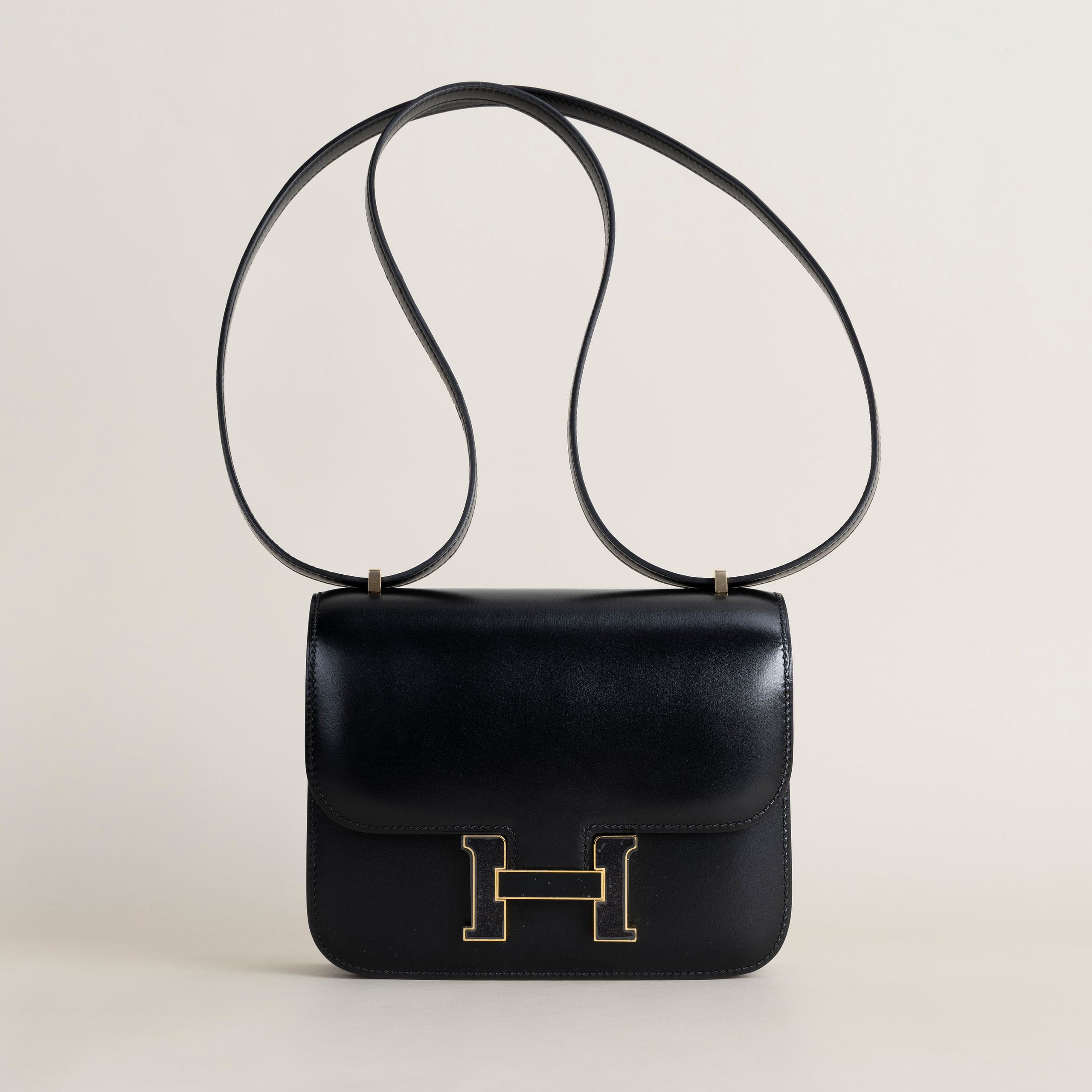 Constance 24 box So Black  GHW