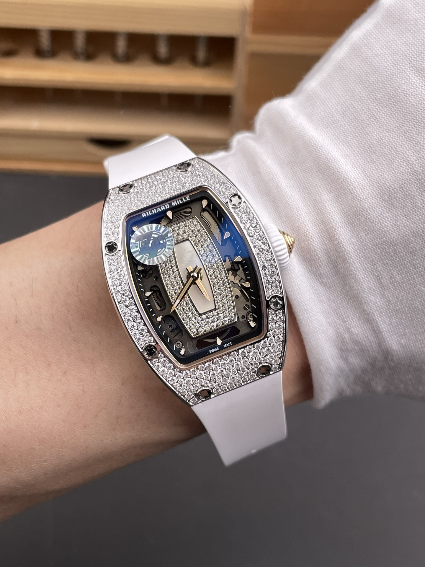 RM07-01 Snowflake Diamond Mother-of-Pearl Dial Red Lips