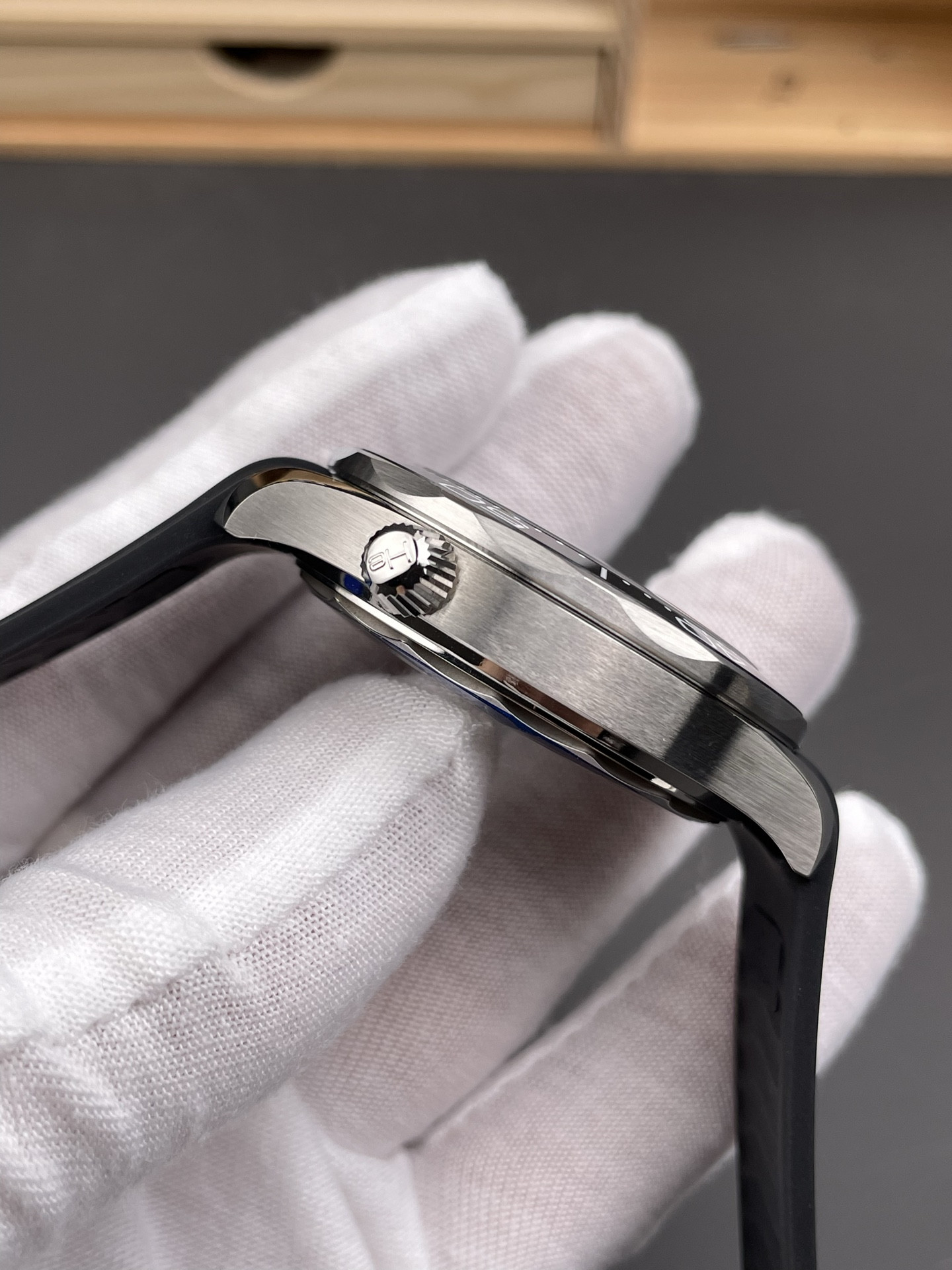 Seamaster 300 White Dial Black Rubber Strap V4 Version