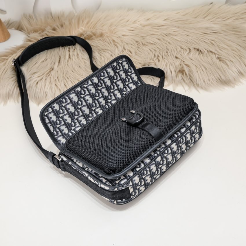 Replica Dior 8 Bag Mini With Strap