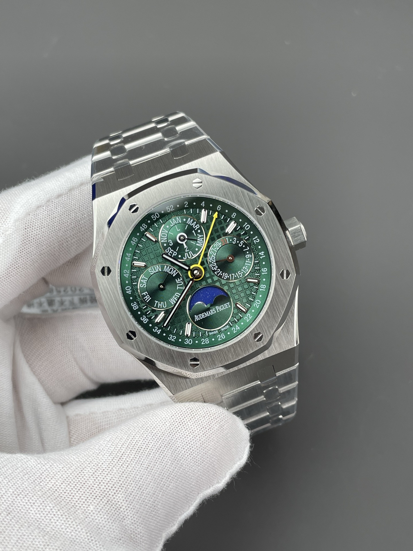 Royal Oak 26574 Green Dial Multi-function BBS Factory