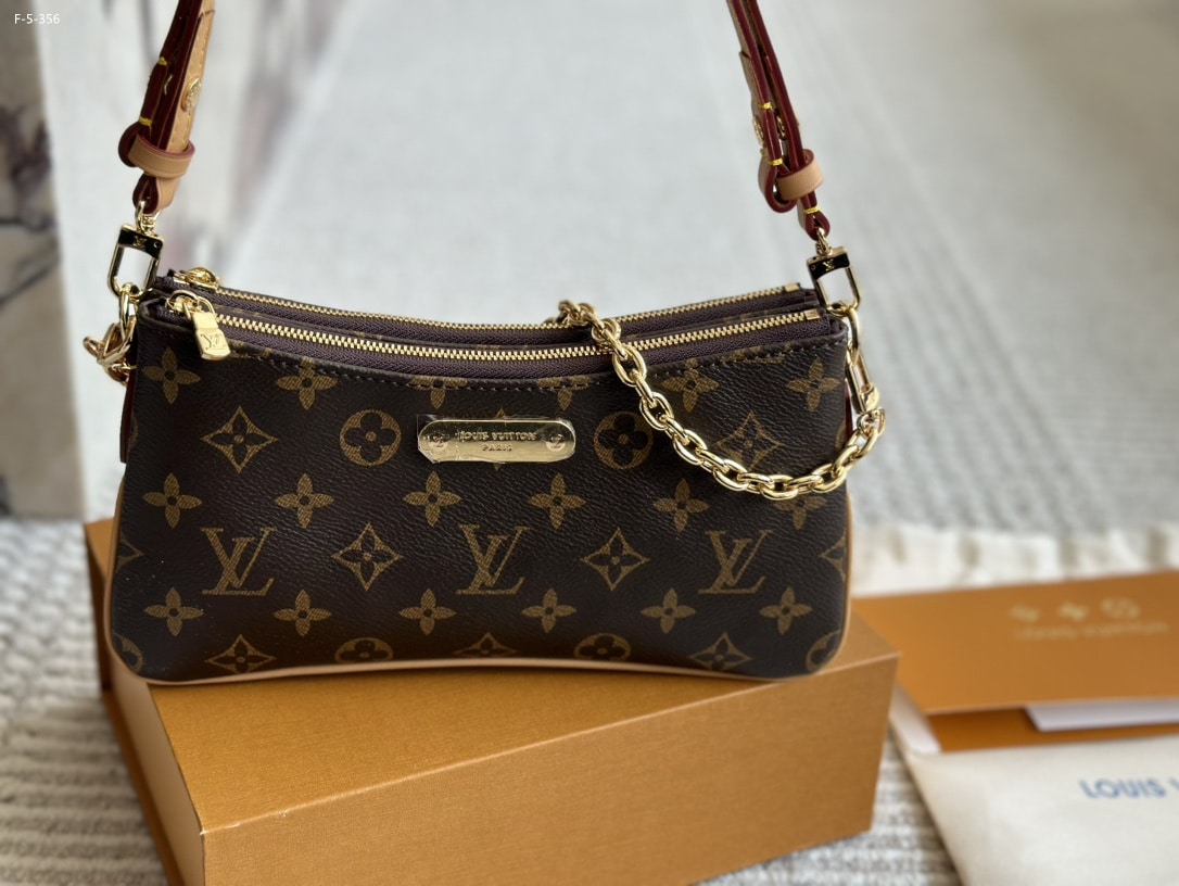 Louis Vuitton Liv Pochette Monogram Canvas 24Cm M83008