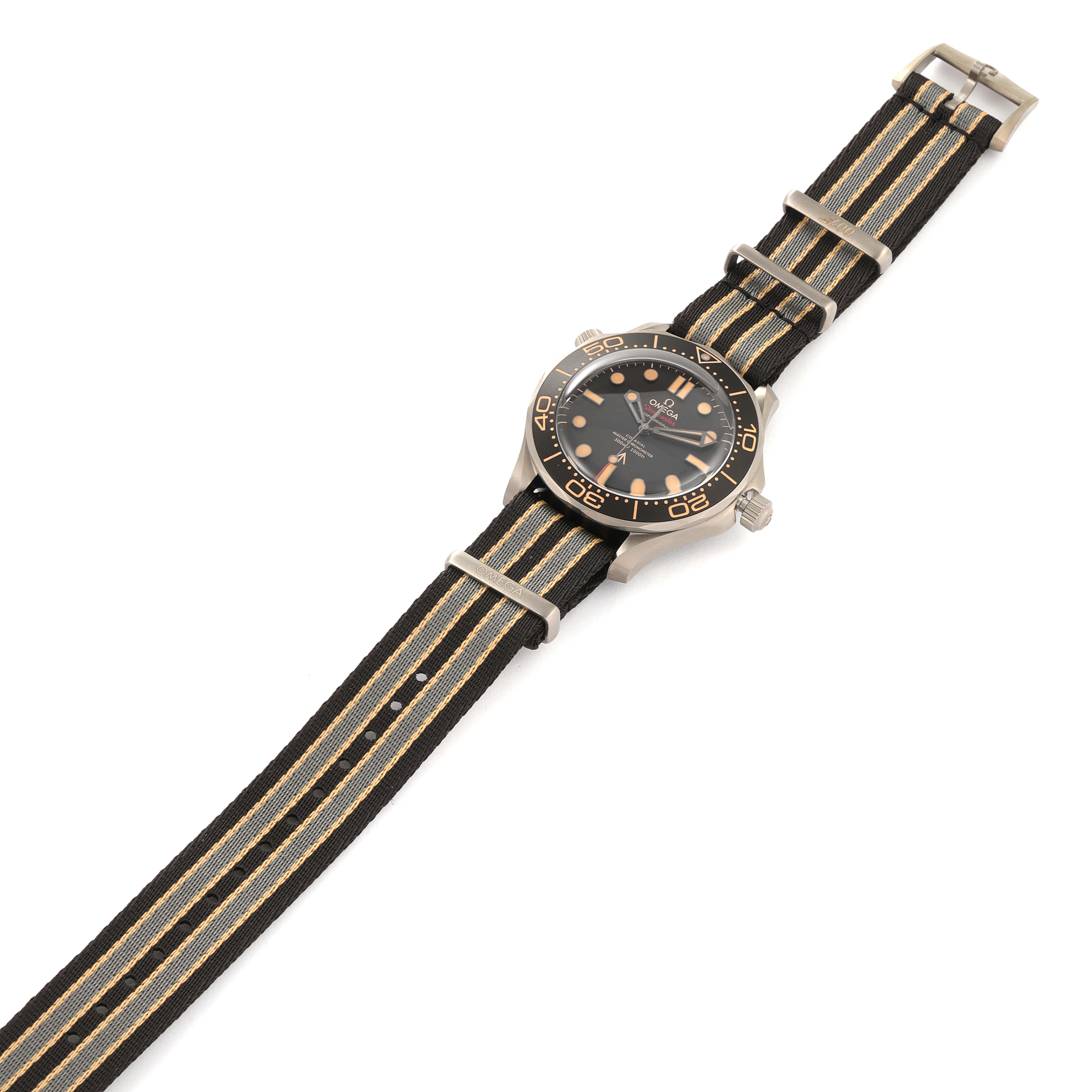 Omega Seamaster 300M 007 Edition Titanium Mens Watch 42.0 MM 210.92.42.20.01.001