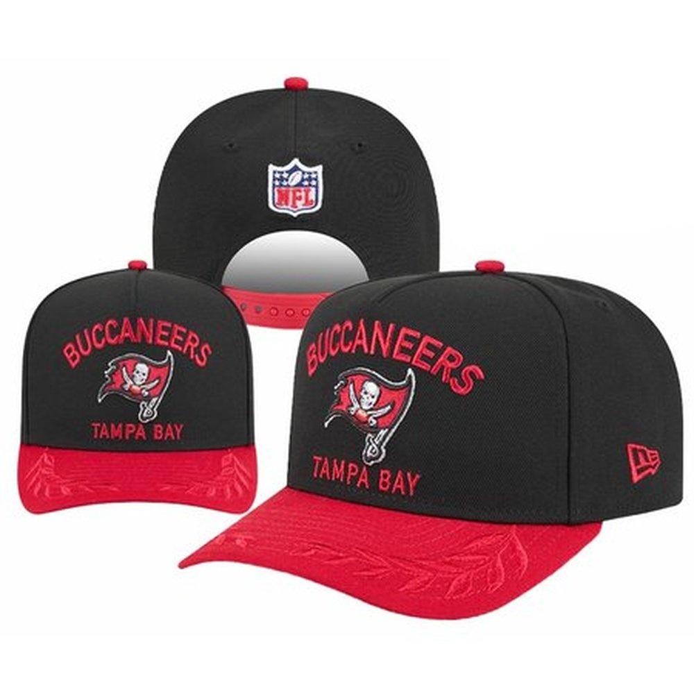 Tampa Bay Buccaneers Adjus1ytable1y Hat