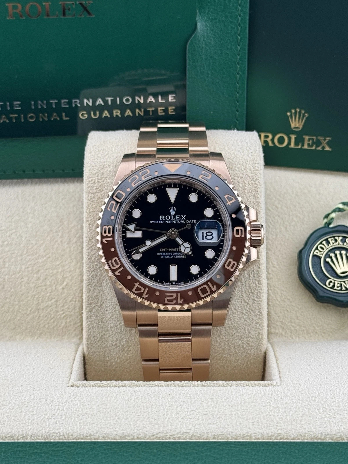 Rolex GMT Masterll Root Beer Super Clone Swiss Replica Watch 18k Rose Gold Ref 126715CHNR-3285 Swiss Movement