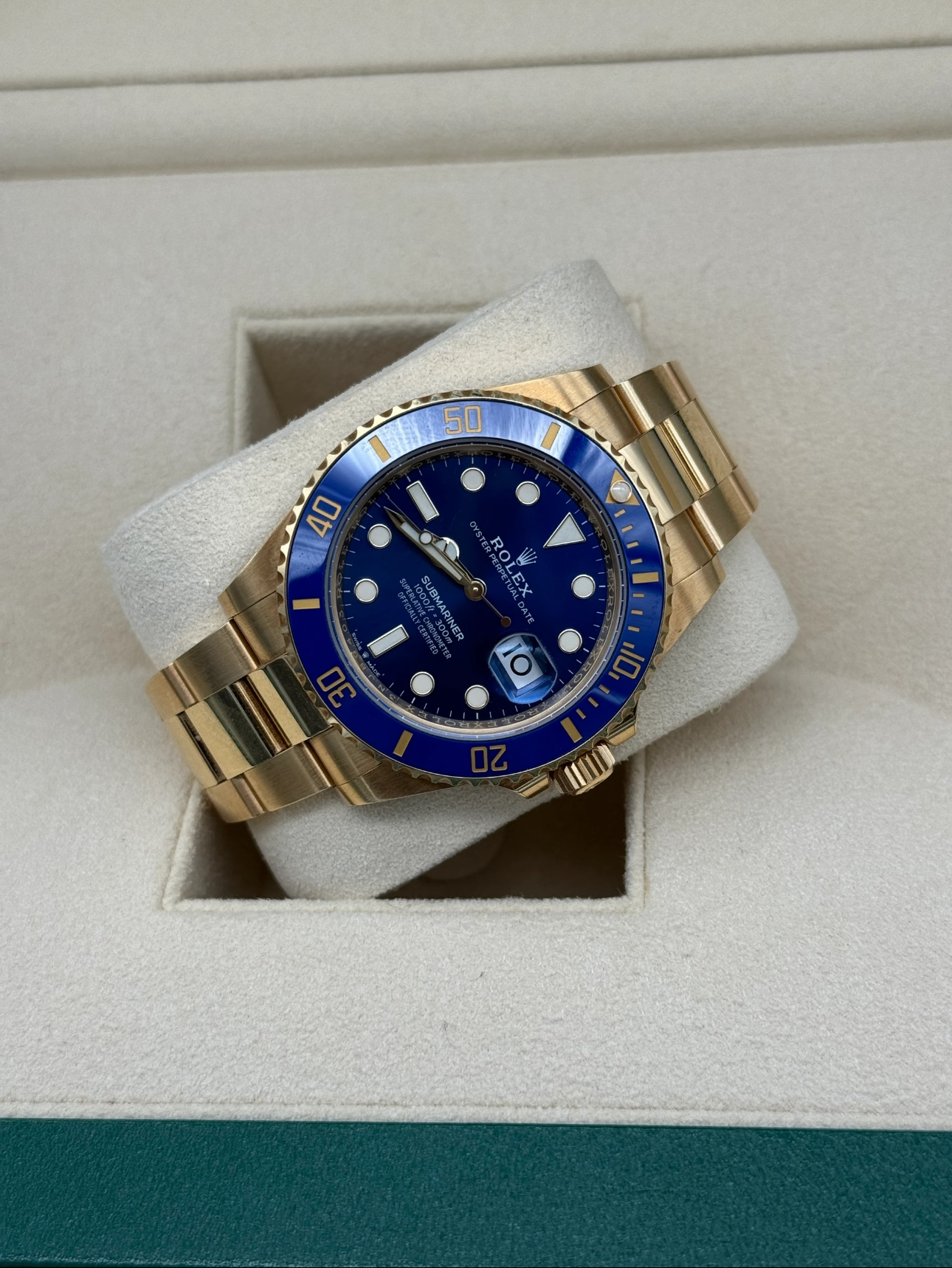 Rolex Submariner Blue DialSuper Clone Swiss ReplicaWatch  18k Gold Ref 126618LB 3235 SwissMovement