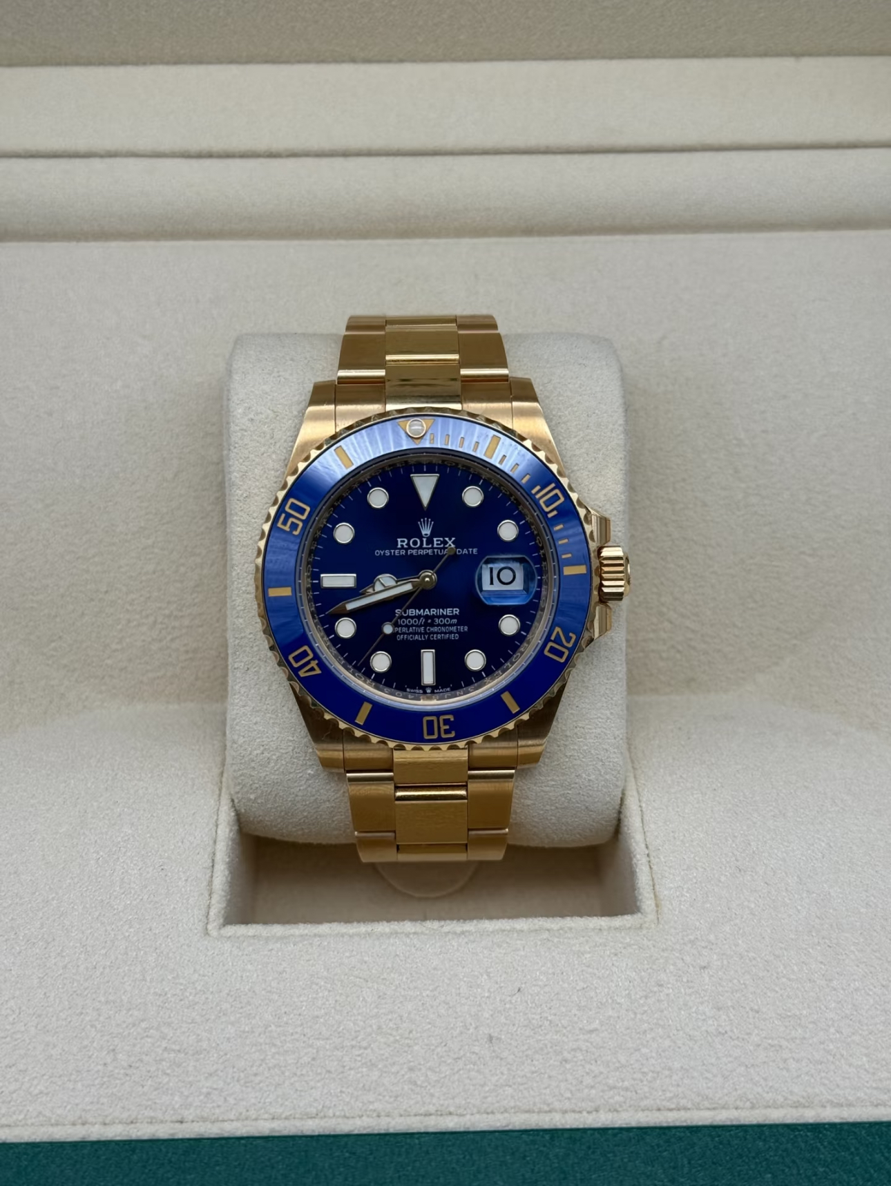 Rolex Submariner Blue DialSuper Clone Swiss ReplicaWatch  18k Gold Ref 126618LB 3235 SwissMovement