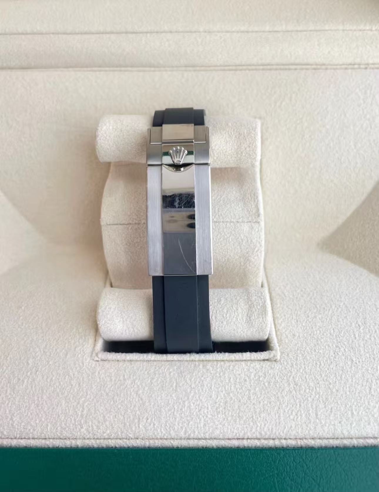 Rolex Yacht Master White Gold Super Clone SwissReplica Watch OysterFlex Rubber Strap Ref 226659-3235 Swiss Movement
