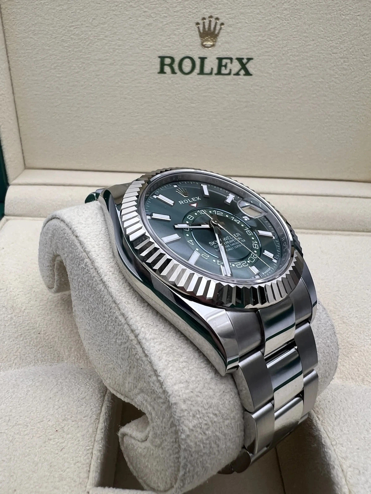 Rolex Sky-Dweller Green Dial Super Clone Swiss ReplicaWatch  Oyster Bracelet Ref 336934 9002 Swiss Movement