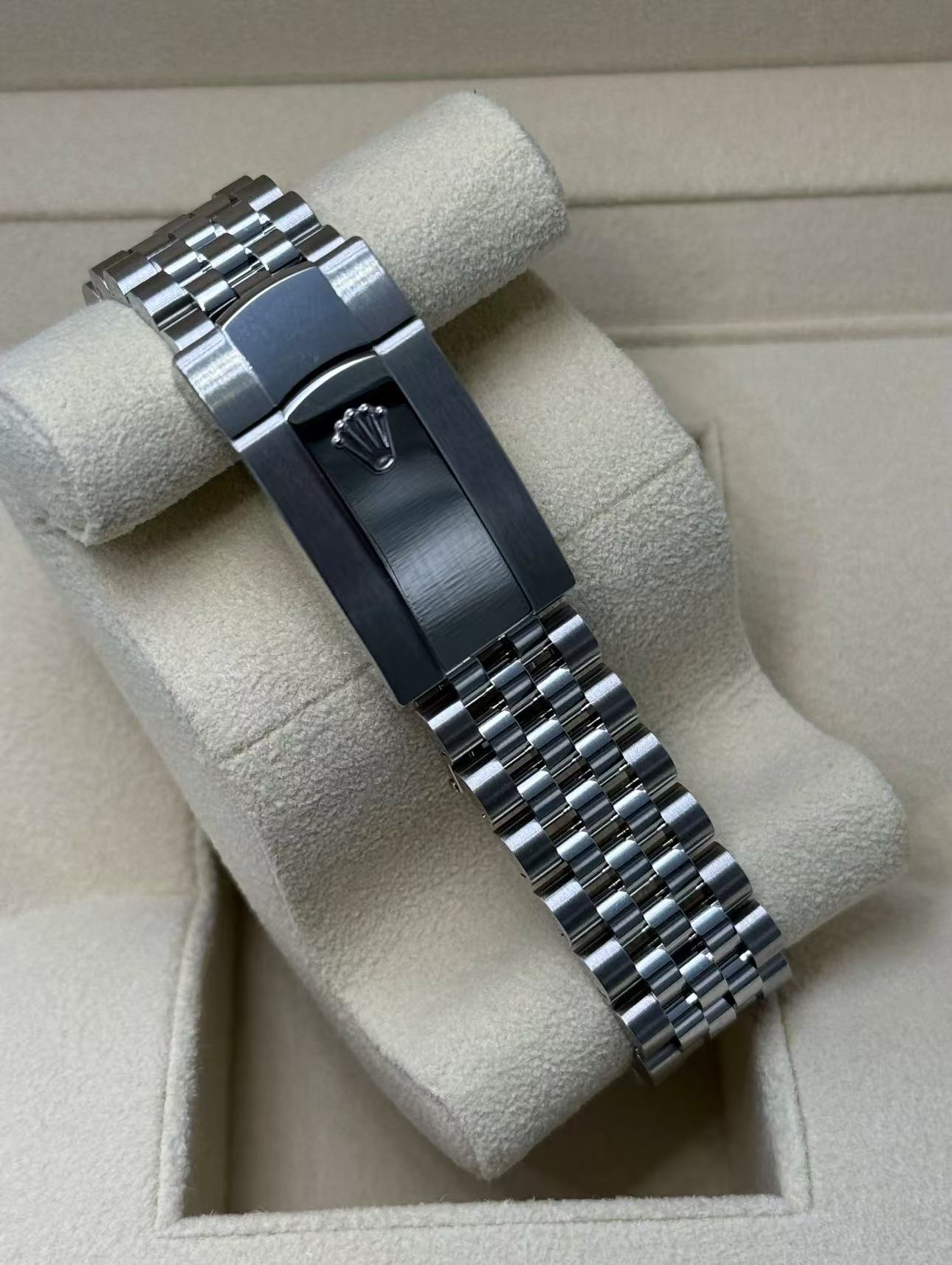 Rolex Datejust 41mm Super Clone Swiss ReplicaWatch  Grey Rhodium Dial Ref 126334 3235S wiss Movement
