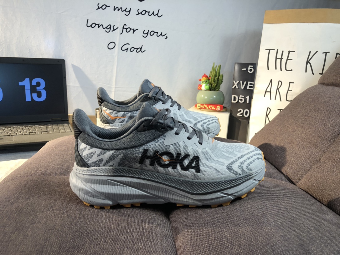 Hoka Challenger ATR 7
