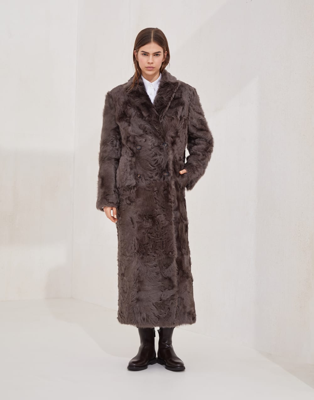 Wavy shearling coat with monili